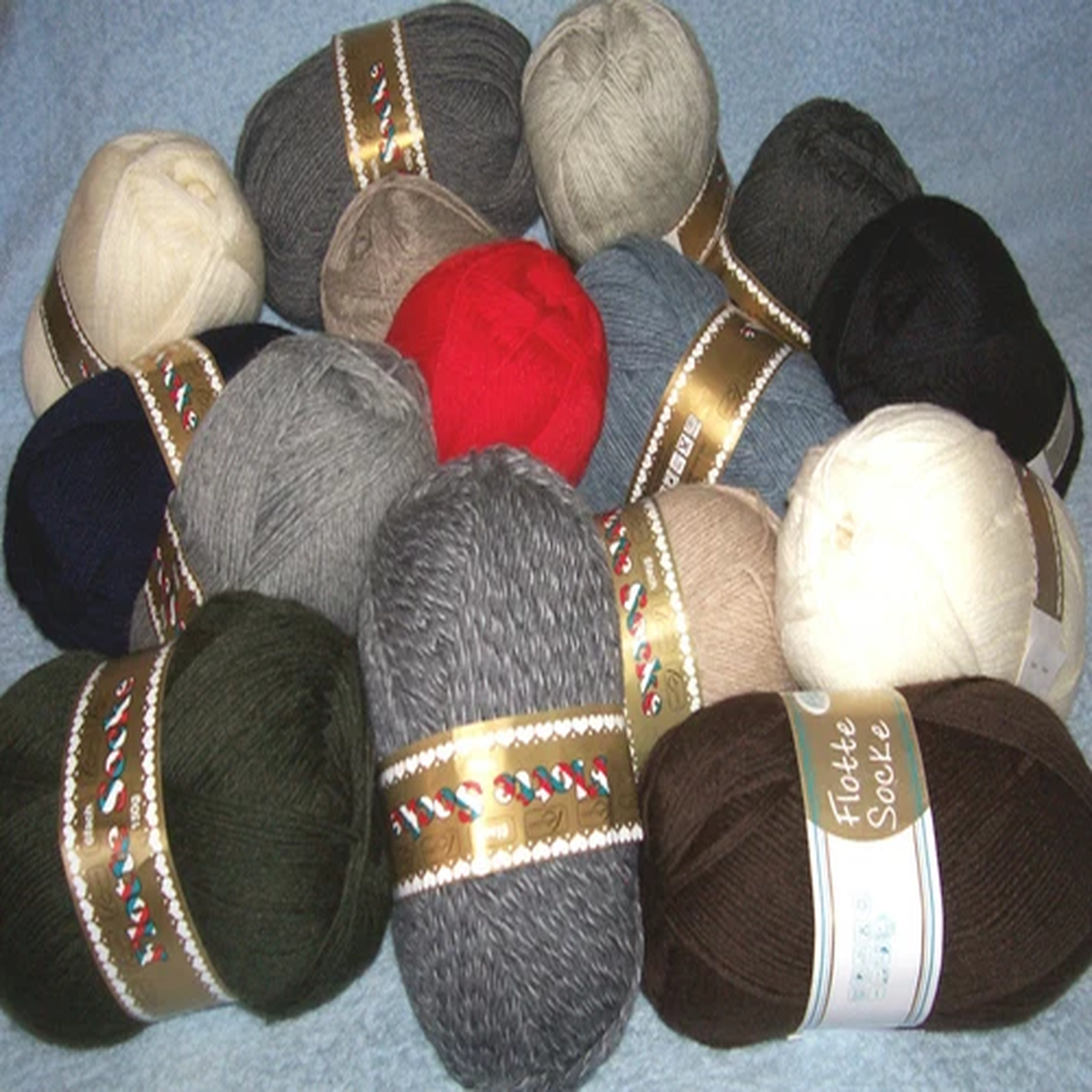 (59/kg) Large skein 150 gr Rellana sock wool 6 x plain or color